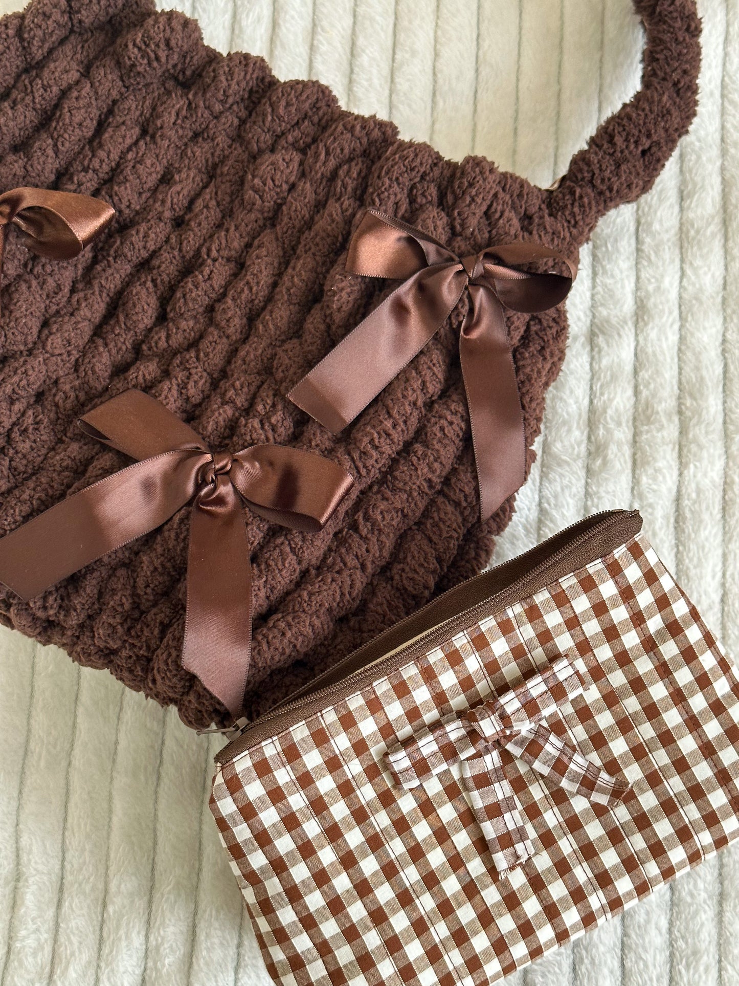 Beary bow beauty pouch 🎀