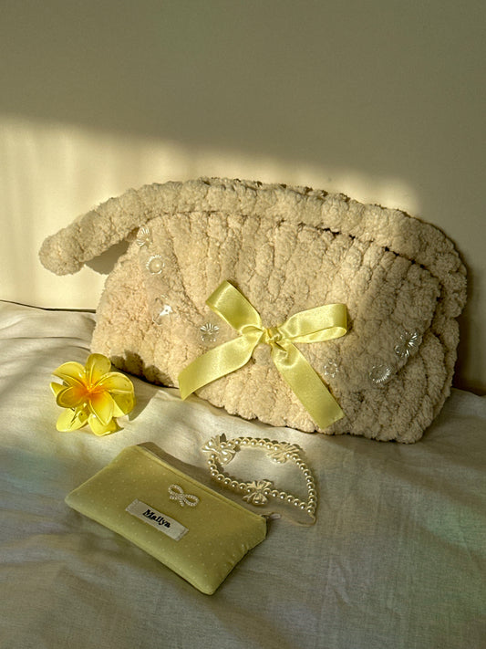 Buttercup Cream Spring bag 🧈💐